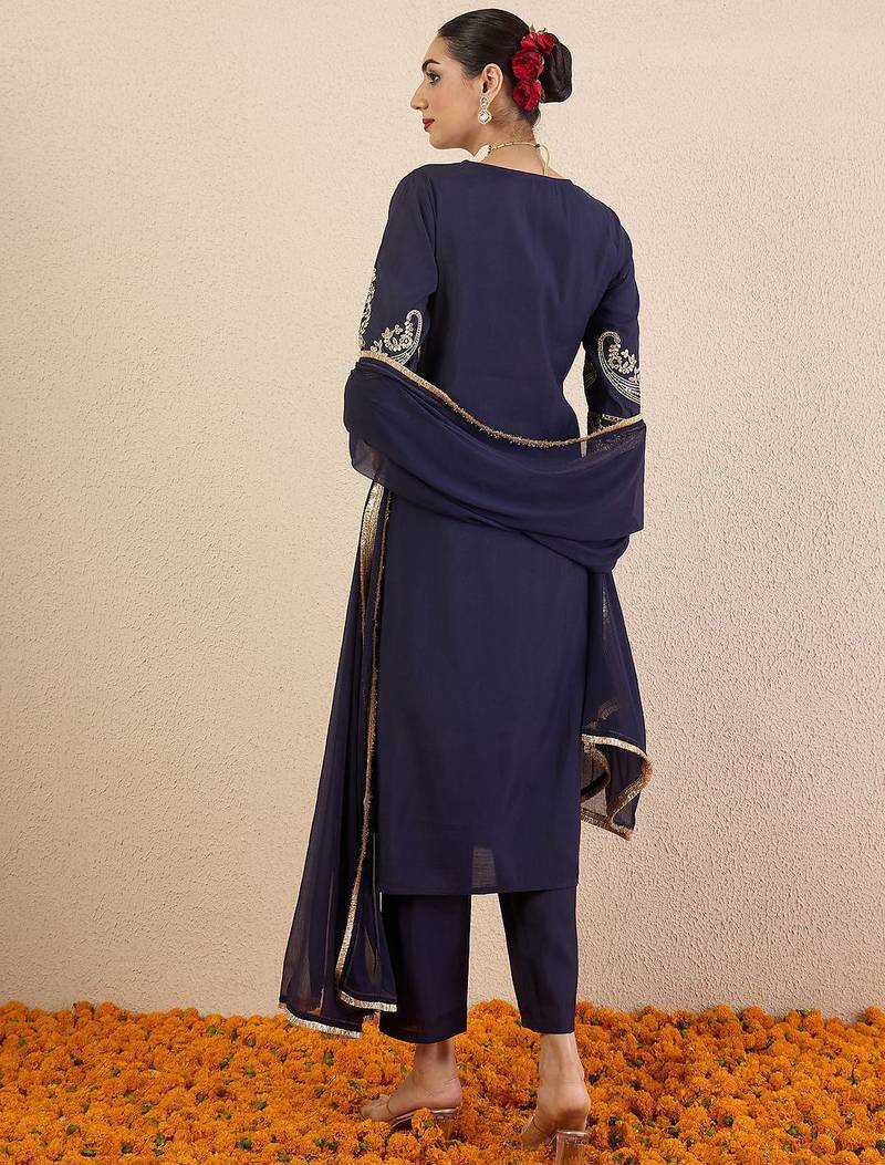 Women Solid Woven Design Kurta with Pyjama & Dupatta
