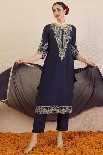 Women Solid Woven Design Kurta with Pyjama & Dupatta