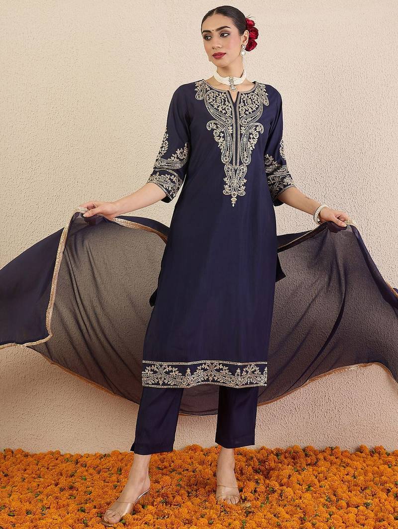 Women Solid Woven Design Kurta with Pyjama & Dupatta