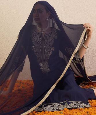 Women Solid Woven Design Kurta with Pyjama & Dupatta 7