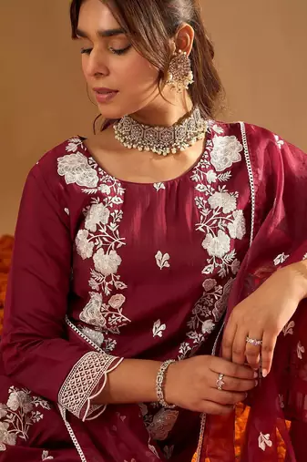 Floral Embroidered Straight Thread Work Kurta with Trousers & Dupatta