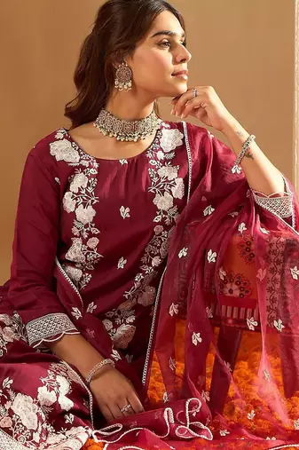 Floral Embroidered Straight Thread Work Kurta with Trousers & Dupatta