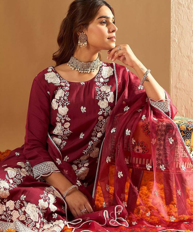 Floral Embroidered Straight Thread Work Kurta with Trousers & Dupatta