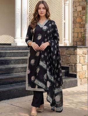 Women Floral Printed Regular Sequinned Pure Cotton Kurta with Trousers & With Dupatta 5