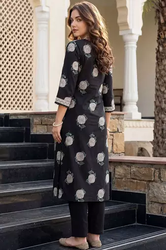 Women Floral Printed Regular Sequinned Pure Cotton Kurta with Trousers & With Dupatta