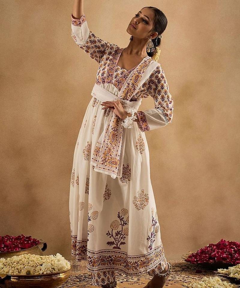 Women Floral Printed Empire Pure Cotton Kurta with Trousers & With Dupatta