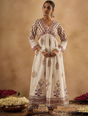 Women Floral Printed Empire Pure Cotton Kurta with Trousers & With Dupatta 2
