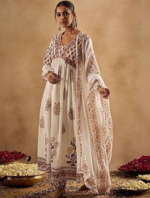 Women Floral Printed Empire Pure Cotton Kurta with Trousers & With Dupatta 4