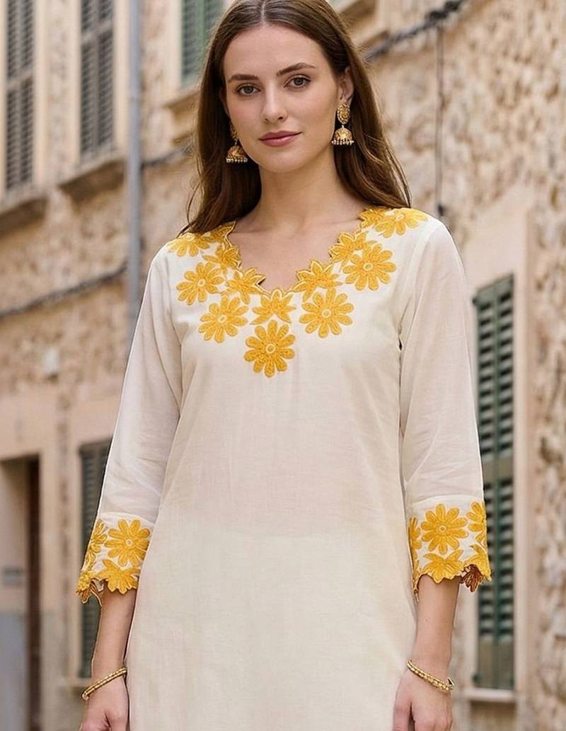 Women Floral Embroidered Regular Thread Work Pure Cotton Kurta with Trousers