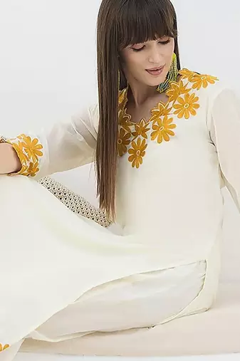 Women Floral Embroidered Regular Thread Work Pure Cotton Kurta with Trousers