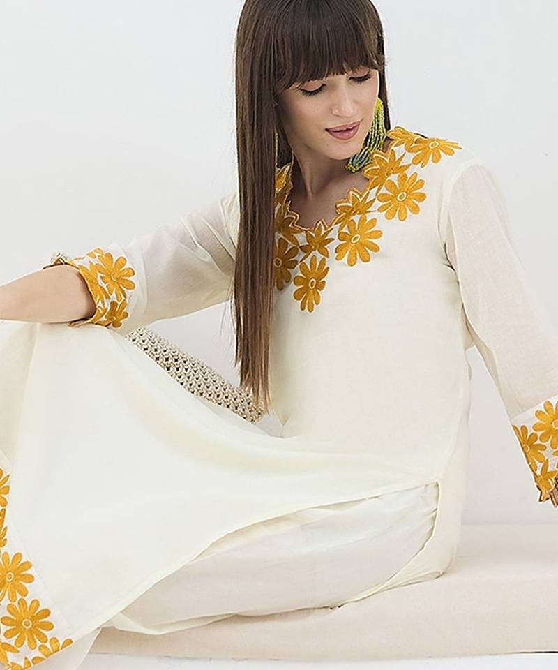 Women Floral Embroidered Regular Thread Work Pure Cotton Kurta with Trousers
