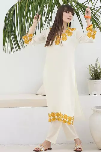 Women Floral Embroidered Regular Thread Work Pure Cotton Kurta with Trousers