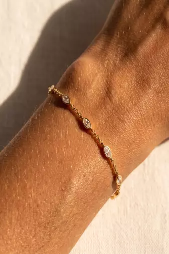 Elegant Gold Tone Marquise Stone Chain Bracelet