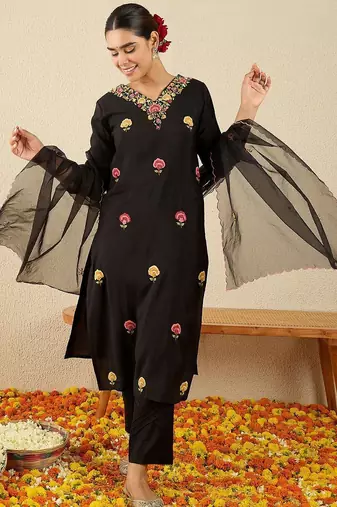 Women Floral Embroidered Kurta with Trousers & Dupatta