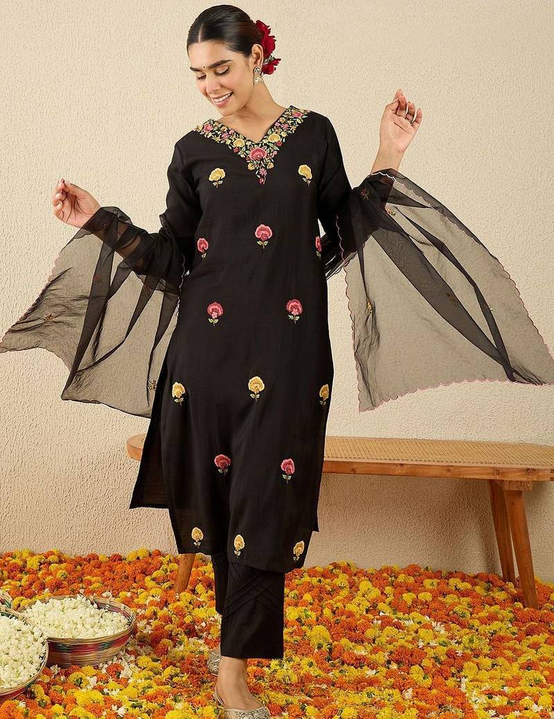 Women Floral Embroidered Kurta with Trousers & Dupatta