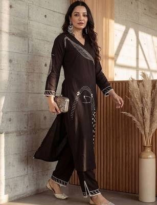 Women Ethnic Motifs Printed Regular Kurta with Trousers 1