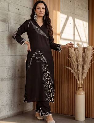 Women Ethnic Motifs Printed Regular Kurta with Trousers 5