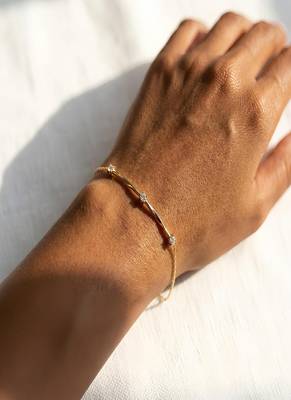Elegant Gold Tone Slim Chain Bracelet with Clear Crystal Accents 1