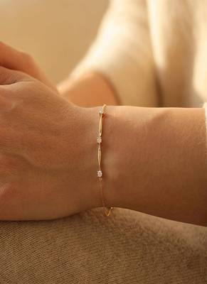 Elegant Gold Tone Slim Chain Bracelet with Clear Crystal Accents 2