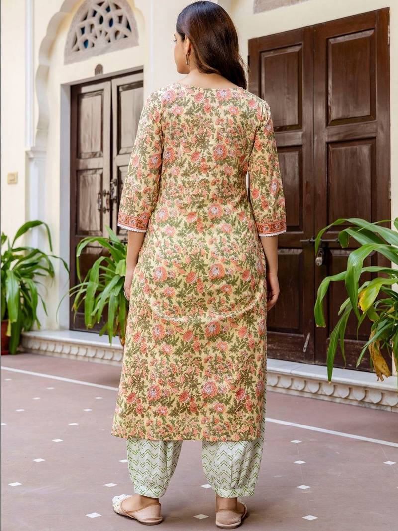 Women Floral Printed Regular Thread Work Pure Cotton Kurta with Patiala & With Dupatta
