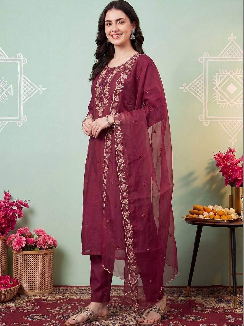 Women Ethnic Motifs Embroidered Regular Thread Work Kurta with Trousers & With Dupatta