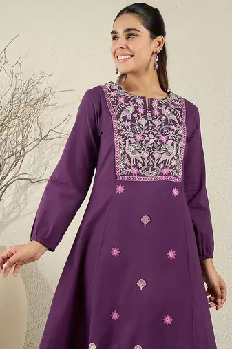 Floral Embroidered Sequinned Pure Cotton Kurta With Trousers