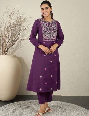 Floral Embroidered Sequinned Pure Cotton Kurta With Trousers 2