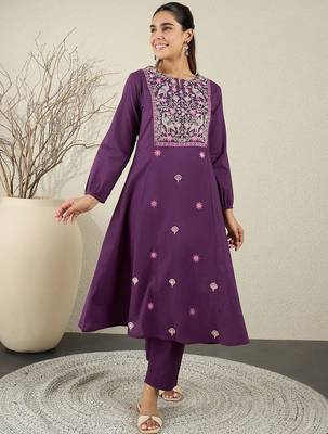Floral Embroidered Sequinned Pure Cotton Kurta With Trousers 4