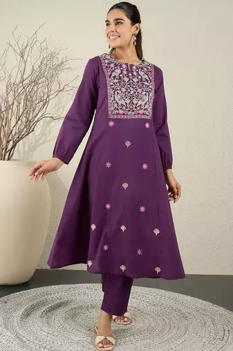 Floral Embroidered Sequinned Pure Cotton Kurta With Trousers