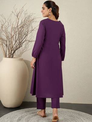 Floral Embroidered Sequinned Pure Cotton Kurta With Trousers 6