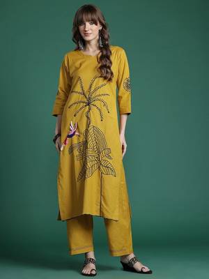 Floral Embroidered Pure Cotton Kurta with Trousers & Dupatta 6