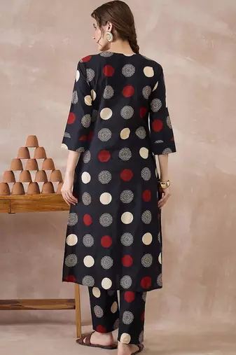Women Printed Pleated Pure Cotton Kurta with Trousers