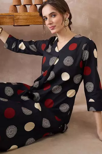 Women Printed Pleated Pure Cotton Kurta with Trousers