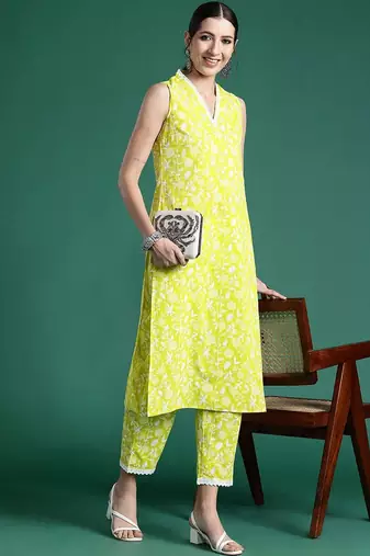 Women Floral Printed Regular Pure Cotton Kurta with Trousers
