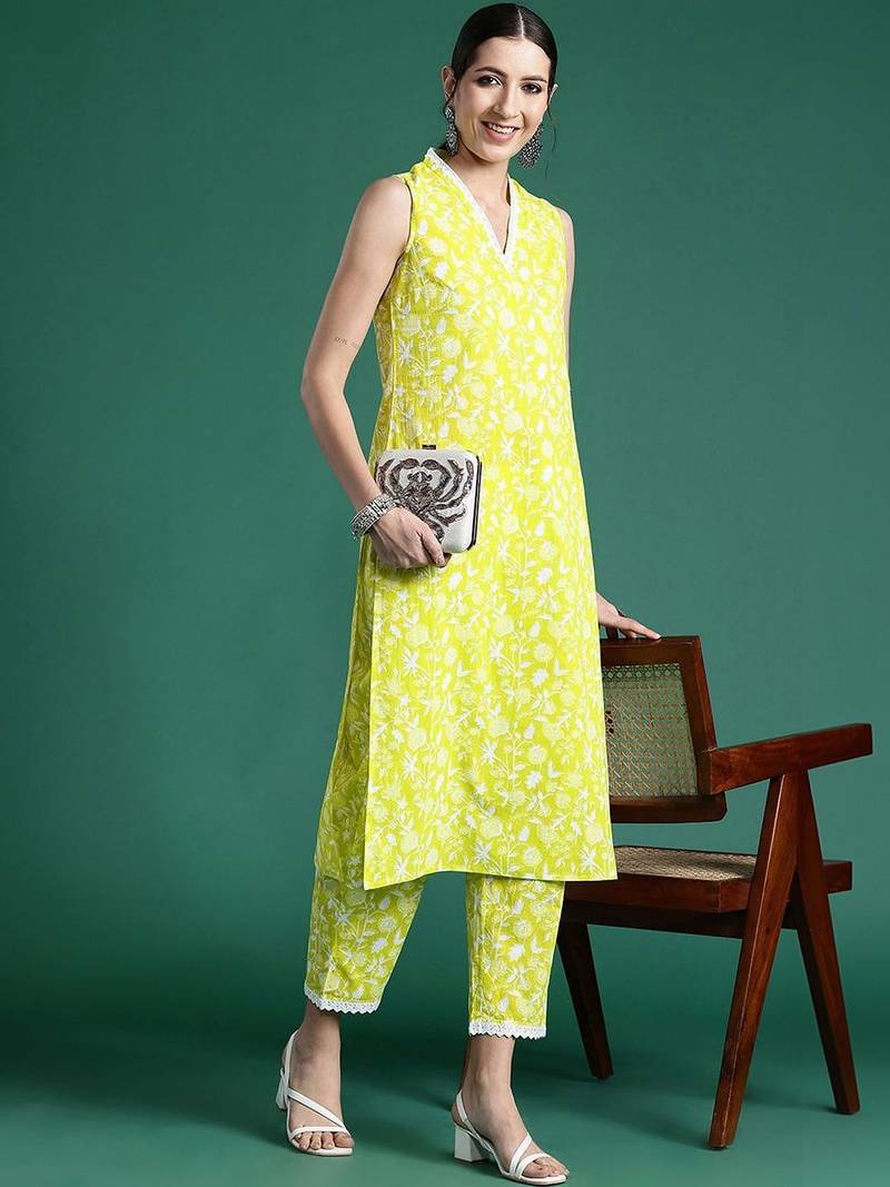 Women Floral Printed Regular Pure Cotton Kurta with Trousers