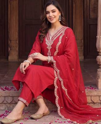Women Ethnic Motifs Embroidered Regular Thread Work Liva Kurta with Trousers & With Dupatta 5