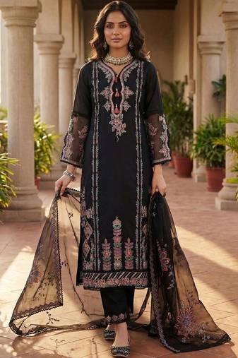 Women Floral Embroidered Regular Thread Work Kurta with Trousers & With Dupatta