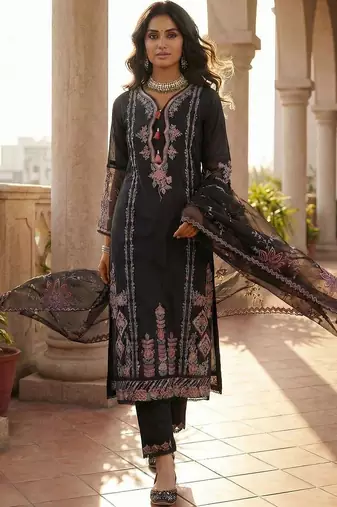 Women Floral Embroidered Regular Thread Work Kurta with Trousers & With Dupatta