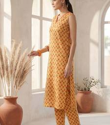 Women Floral Printed Regular Pure Cotton Kurta with Trousers