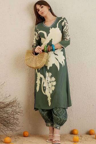 Women Floral Printed Regular Kurta with Patiala