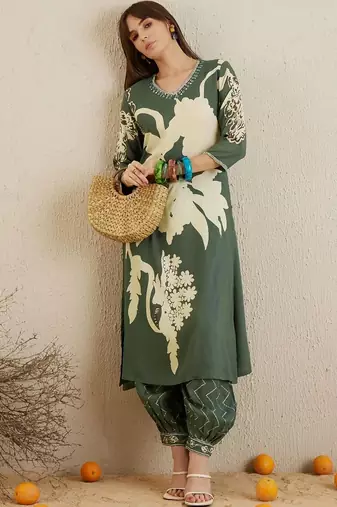Women Floral Printed Regular Kurta with Patiala