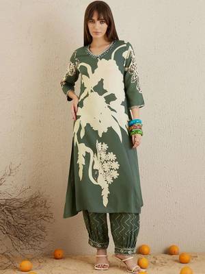 Women Floral Printed Regular Kurta with Patiala 6