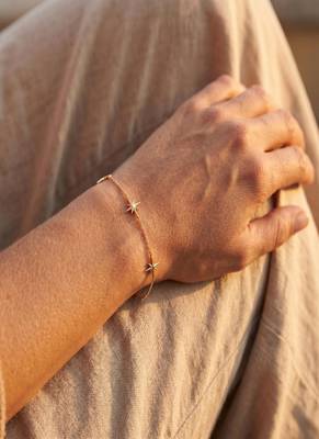 Elegant Gold Tone Starburst Charm Chain Bracelet 5