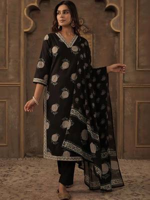 Women Floral Printed Regular Pure Cotton Kurta with Trousers & With Dupatta 3