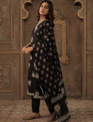 Women Floral Printed Regular Pure Cotton Kurta with Trousers & With Dupatta 6
