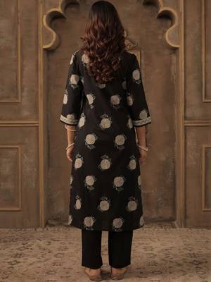 Women Floral Printed Regular Pure Cotton Kurta with Trousers & With Dupatta 7