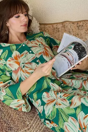 Women Floral Printed Regular Pure Cotton Kurta with Trousers