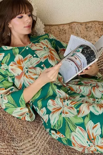 Women Floral Printed Regular Pure Cotton Kurta with Trousers