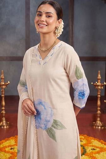 Women Floral Printed Regular Thread Work Linen Kurta with Trousers & With Dupatta