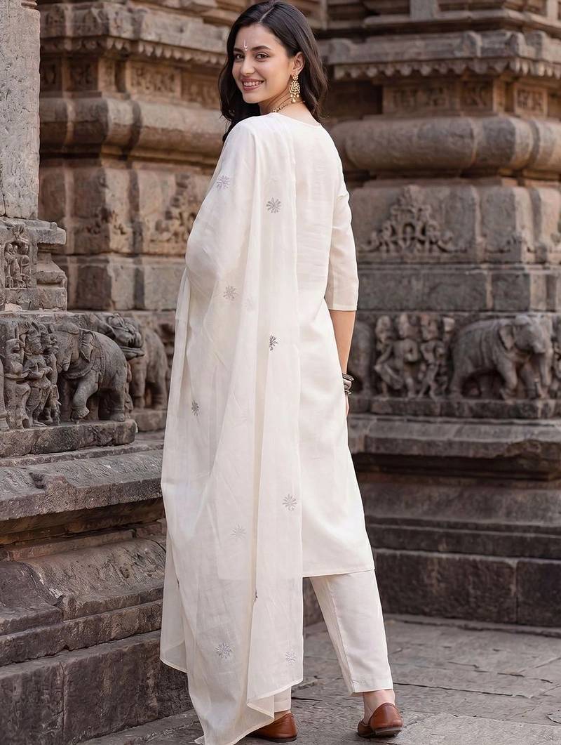 Women Ethnic Motifs Embroidered Regular Thread Work Pure Cotton Kurta with Trousers & With Dupatta